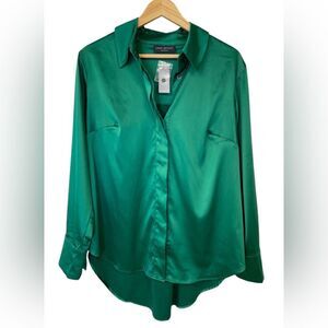 Lane Bryant Hi Low Emerald Green Satin Blouse. Size 16 NWT